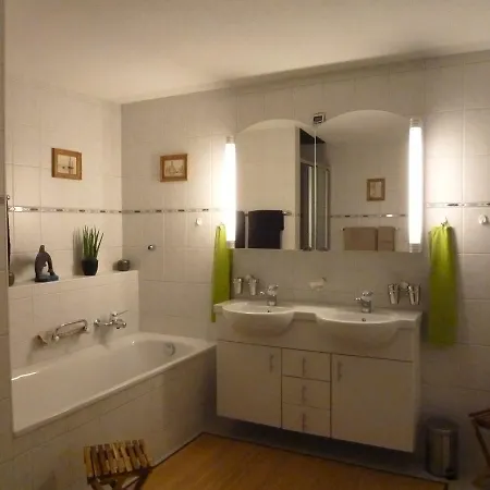 Haussener Bed & Breakfast 3*